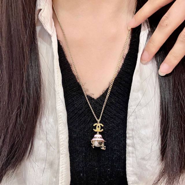 Chanel香奈儿 中古 双C项链小香家的款式真心无需多介绍每一款都超好看，精致大方，非常显气质。