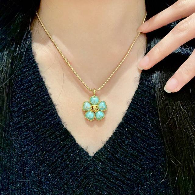 香奈儿山茶花双C项链