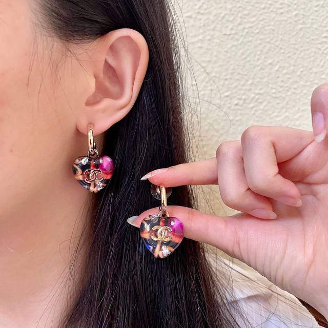 香奈儿爱心双C耳环