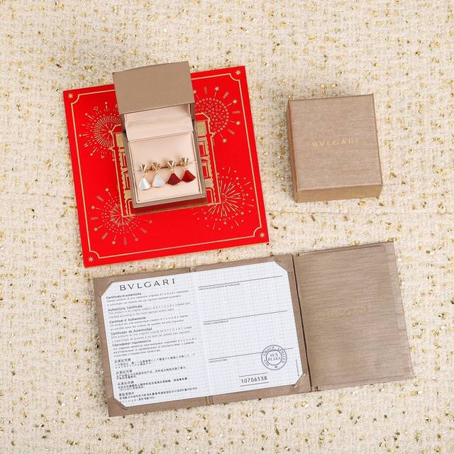 25 我们出品 Zp25740，终于完美出货了可定制真金版，价格P咨询客服 Bvlg Ri Diva伞耳钉升级版 一对Zp足足有16组防伪标，且每一组都清晰立体