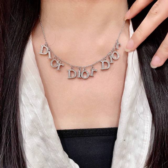 Dior 迪奥 中古 项链 专柜一致上新 精选原版一致 黄铜材质 甜美气质高雅.