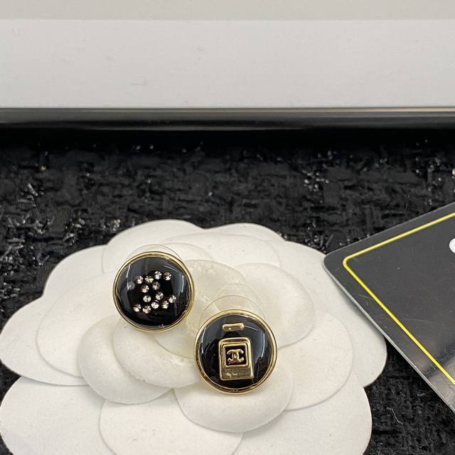 编码E945 0740395 耳钉经典热销款火爆上新 高贵大方简单大气做工精致百搭不挑脸型时尚自信且不张扬女神必入手