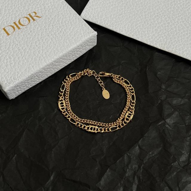 Dior 迪奥 中古 手链 专柜一致上新 精选原版一致 黄铜材质 甜美气质高雅。 长度: 21厘米