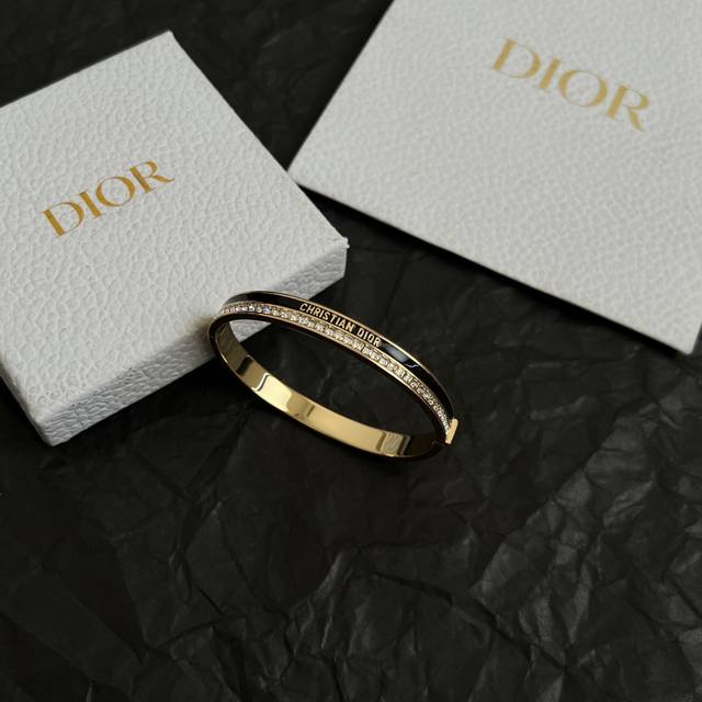 Dior 迪奥 中古 手镯 专柜一致上新 精选原版一致 黄铜材质 甜美气质高雅。
