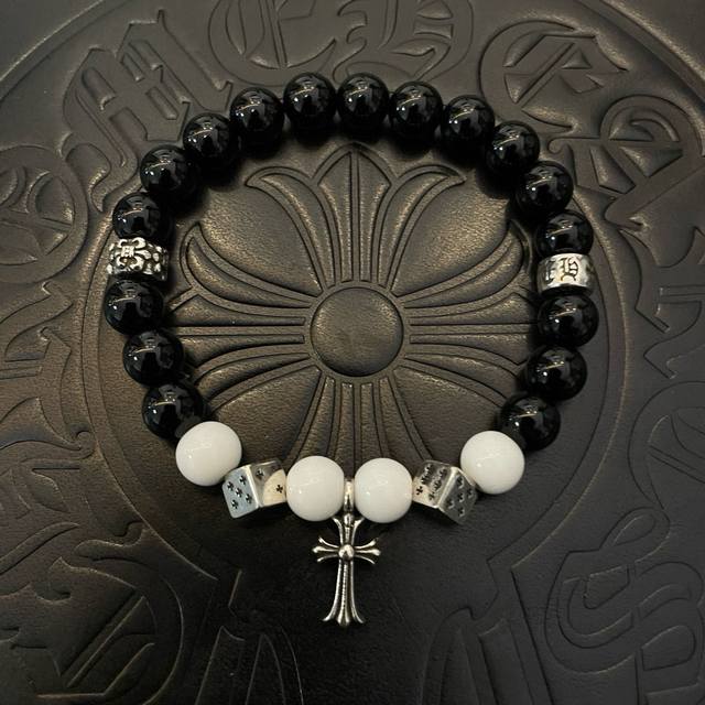 新款 专柜品质 Chrome Hearts克罗心 经典复古多元素黑曜石手串手链，凹凸造型不同的花纹设计风格 呈现出与众不同 十字架 童军花是克罗心的志 所以更经