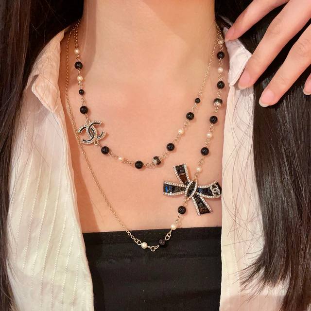 Chanel香奈儿 中古 字母毛衣链 项链小香家的款式真心无需多介绍每一款都超好看，精致大方，非常显气质.