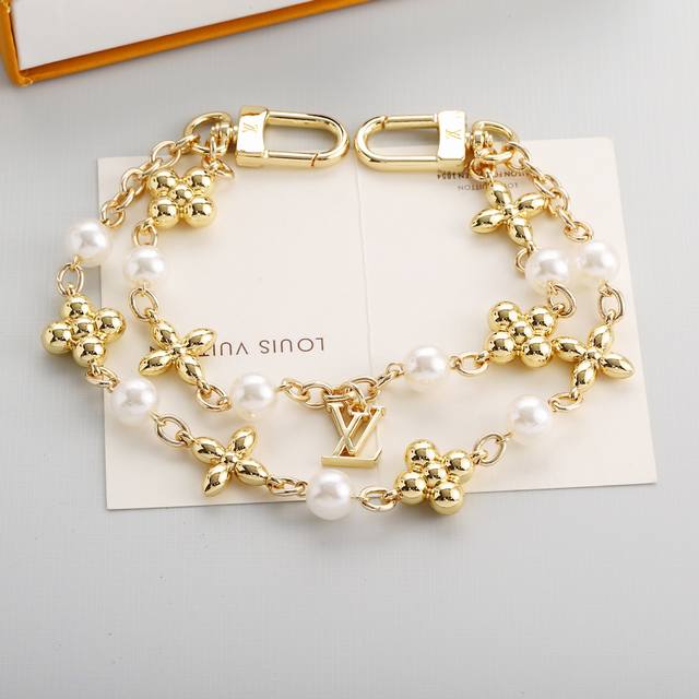 新款白珠双扣钥匙扣挂件 金属双扣搭配长链条加白色珍珠珠子点缀设计图片色选