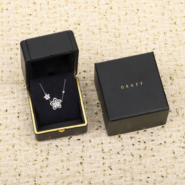 206374 我们出品 繁花两花项链大号，可订做18K真金真钻版，只做对版真金货，价询客Fu，Pk市面各种金货 Wild Flower钻石花朵轻盈优雅地盛放，洋