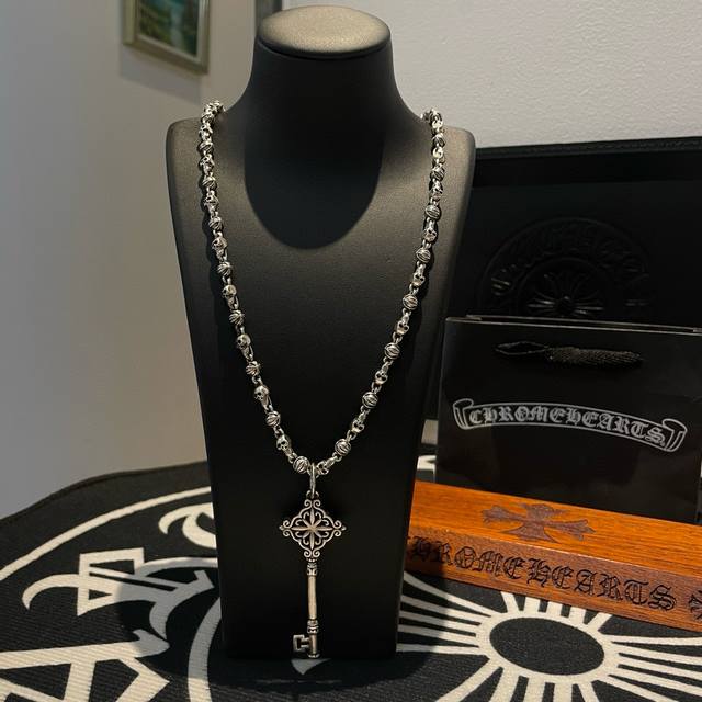 抖音 快手 Ins 小红书 直播热门 ，新款 专柜品质 Chrome Hearts克罗心骷髅头项链 ，钥匙吊坠，凹凸造型不同的花纹设计风格 呈现出与众不同 十字