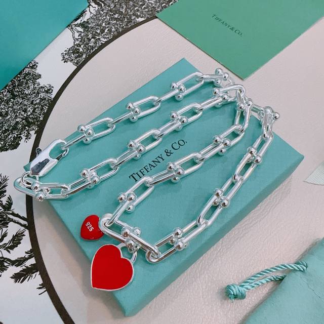新款蒂芙尼项链Tiffny&Co. 专柜精工银版本 明星同款 复古做旧风 原版复刻 纯手工打造 ～正品开模潮流时尚必备 男女均可佩戴 情侣款同款 摇滚朋克银风格