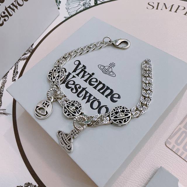 高品质西太后专柜精工版本泰银风格手链 明星同款 复古做旧风 原版复刻 纯手工打造 ～正品开模潮流时尚必备 男女均可佩戴 情侣款同款 摇滚朋克泰银风格 复古元素