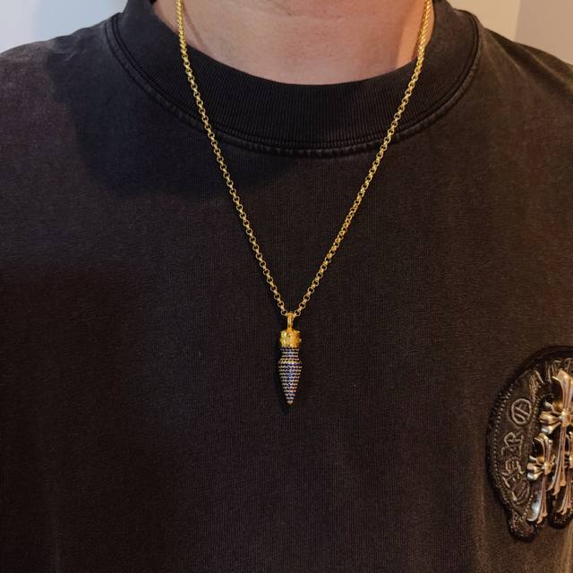 新款 专柜品质 Chrome Hearts克罗心经典项链 蓝钻字弹吊坠 凹凸造型不同的花纹设计风格 呈现出与众不同 十字架 童军花是克罗心的志 所以更经久不衰