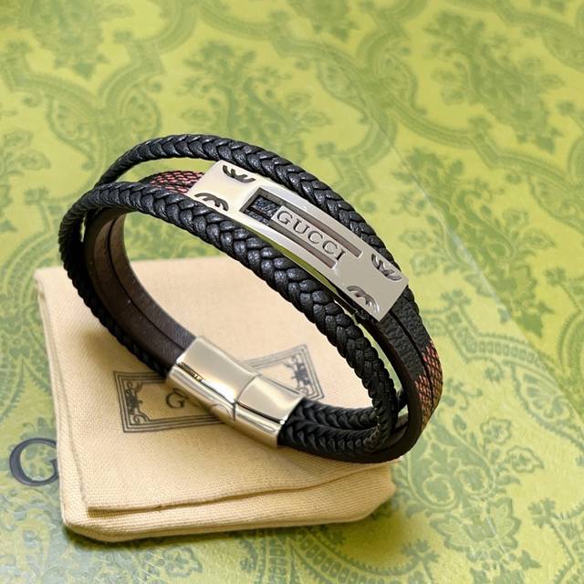 新品发售 古驰手绳手环最新款纯手工头层牛皮材质档次更高明星同款Anger Forest系列双G经典款系列复古银手链手绳 细节对版做旧处理 非市面亮面版型 这款一