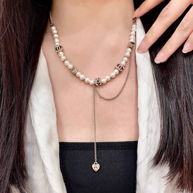 Chanel香奈儿 中古 项链小香家的款式真心无需多介绍每一款都超好看，精致大方，非常显气质.