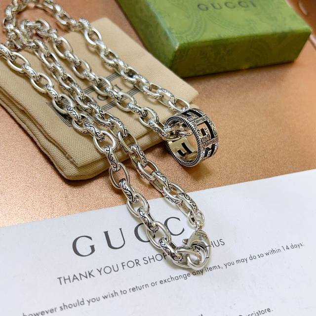 古驰项链最新款链条档次更高明星同款Anger Forest系列双G经典款系列复古银项链 细节对版做旧处理 非市面亮面版型 这款一直在出 古驰里面热卖款 非常好搭