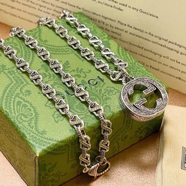 太帅啦 古驰项链最新款链条档次更高明星同款经典款古驰Anger Forest系列双G古驰项链 细节对版做旧处理 非市面亮面版型 这款一直在出 古驰里面热卖款 非