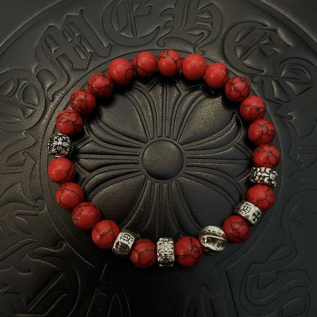 新款 专柜品质 Chrome Hearts克罗心 经典复古多元素红松石手串手链 ，快手 Ins 小红书热门，凹凸造型不同的花纹设计风格呈现出与众不同 十字架童军