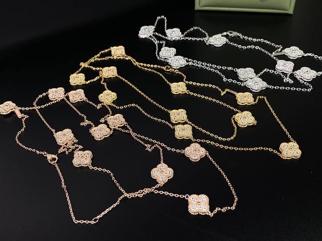 Vca 梵克雅宝满钻四叶草十花毛衣链真实细节呈现！梵克雅宝 Vca镶满钻四叶草～亚金定制电镀18K金工艺 链长100Cm白金，玫瑰金，黄金三色可选原版菱形扣！批