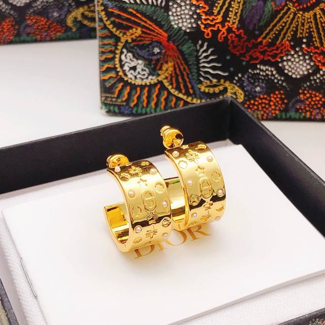 编号Ded0363 Dio*最新款蜜蜂圆形月亮耳勾 一致Z批黄铜材质