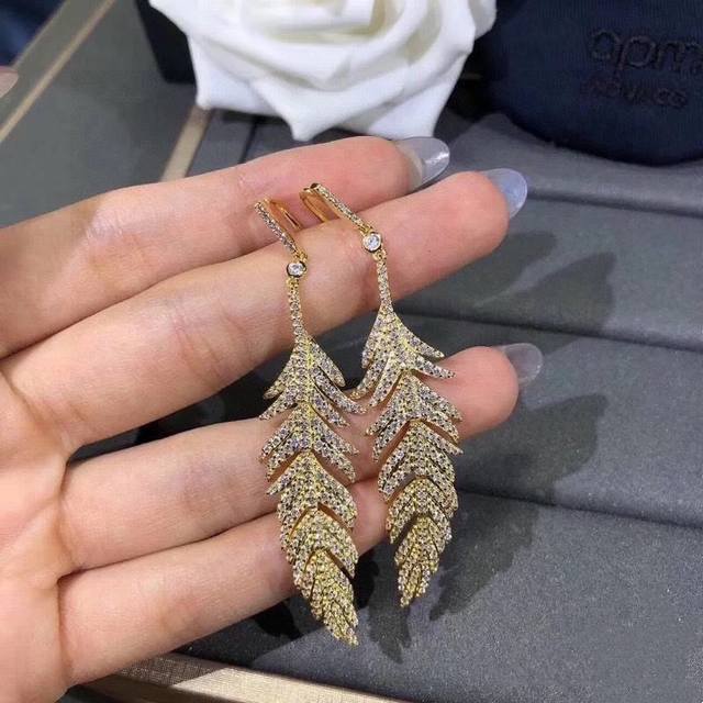 A批M Monaco1 Feather羽毛耳挂女时尚优雅耳坠银饰品 独特风格 精选原版进口材质电镀厚金 原版一比一定制。