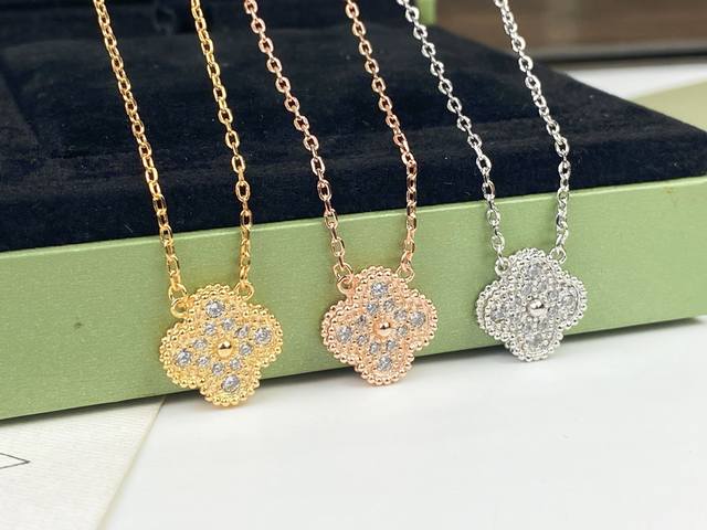 Vca梵克雅宝四叶草满钻项链 亚金电镀18K金 耳钉采用925银针 防过敏[转圈]白金 枚金 黄金三色批