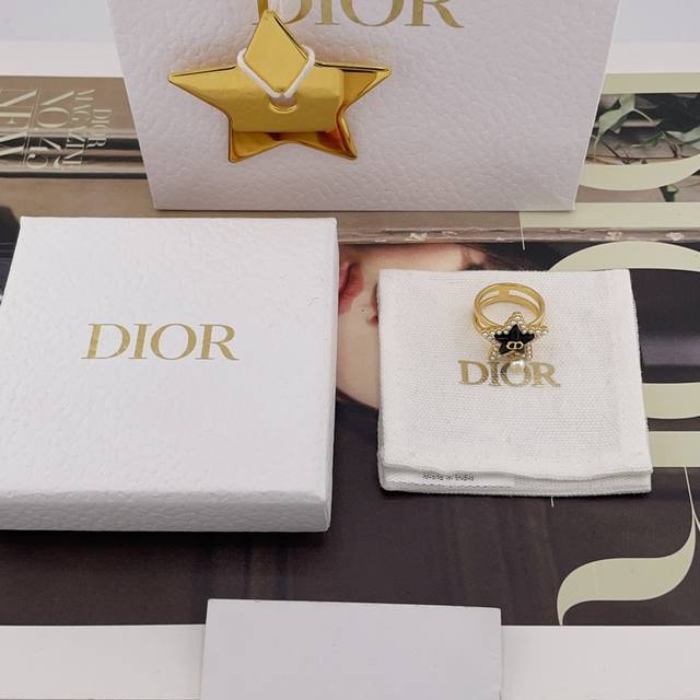 我们出品 D 珠星星戒指 Z 3600，现货先到先得量大咨询客Fu！25年早春Cruise最新款！超美，怎么搭配怎么好看M码一个尺寸！均码，平时戴 16-17