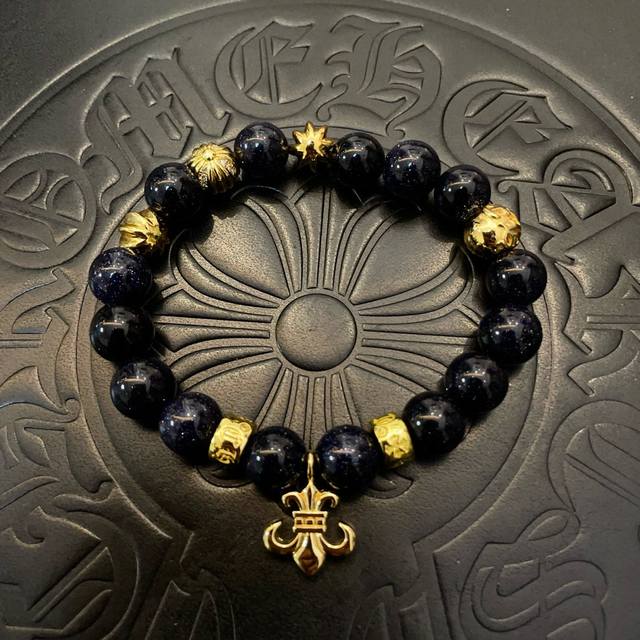 新款 专柜品质 Chrome Hearts克罗心 经典复古多元素手串手链 ，快手 Ins 小红书热门，凹凸造型不同的花纹设计风格呈现出与众不同 十字架童军花是克