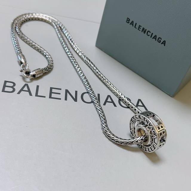 原单货新品 巴黎世家项链 Balenciaga 新款项链专柜一致 细节做工精细 每个细节流程到位 设计工艺精细 火爆款出货 设计独特 复古风格 巴黎世家项链