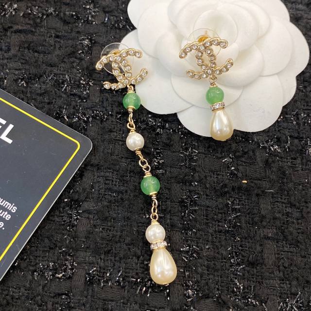 编码Ge091 香家耳环火爆热销款上新同步专柜独家高端品质实拍图做工细腻完美无瑕疵代购级别重工电镀手工镶钻拿在手上超级有质感简单大方时尚百搭绝不输气质