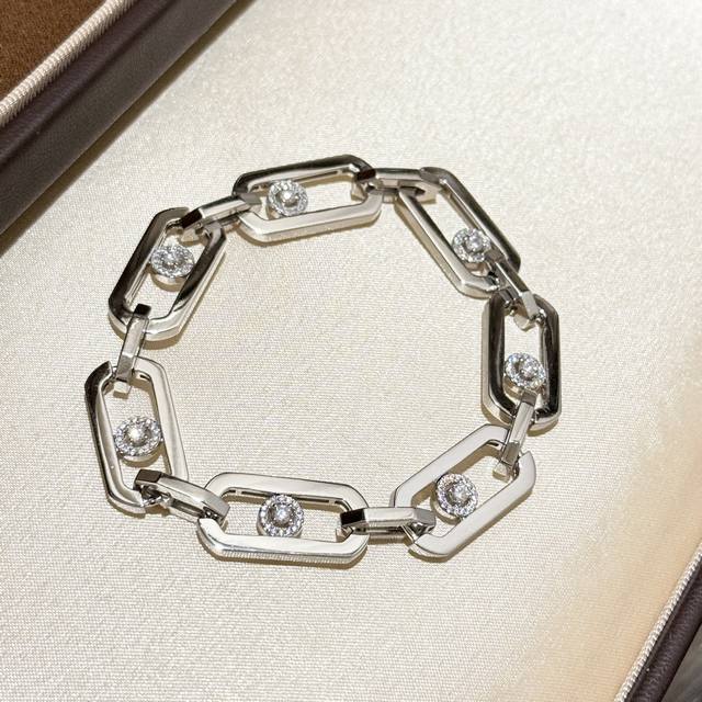 A6134 梅西卡 新款 单钻 滑动 链条手链 高端 S925纯银 K金工艺 媲美正品正品真金真钻，我们采用德国独家进口抛光技术 镶嵌5A钻 铂金色 电镀厚金