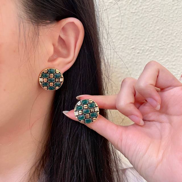 香奈儿经典双C耳钉