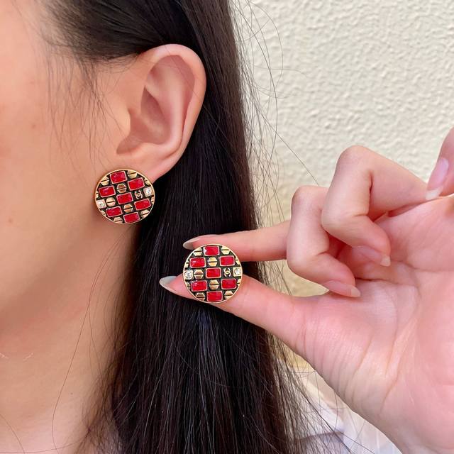 香奈儿经典双C耳钉