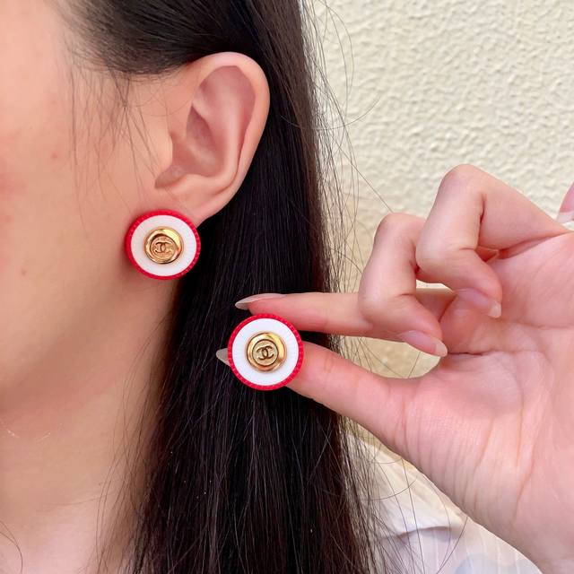 香奈儿经典双C耳钉