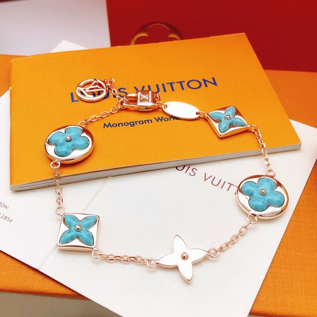 编号Lsl0264 Lv*最新款玫瑰金蒂芙尼蓝色贝母手链 一致Zp黄铜材质