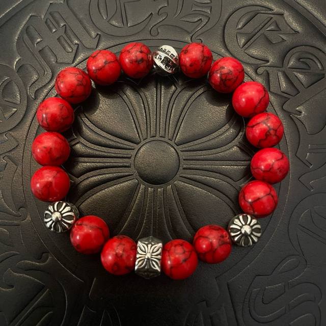 新款 专柜品质 Chrome Hearts克罗心 经典复古多元素手链手串，凹凸造型不同的花纹设计风格 呈现出与众不同 十字架 童军花是克罗心的志 所以更经久不衰