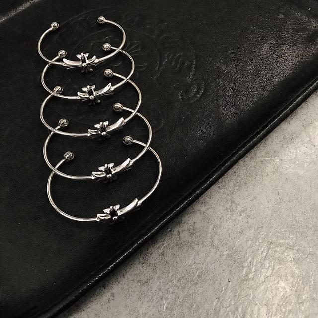 专柜品质 克罗心Chrome Hearts 十字手镯 最高版本级别 克罗心经典之作 单戴叠戴都很有感觉 Size:开口均码