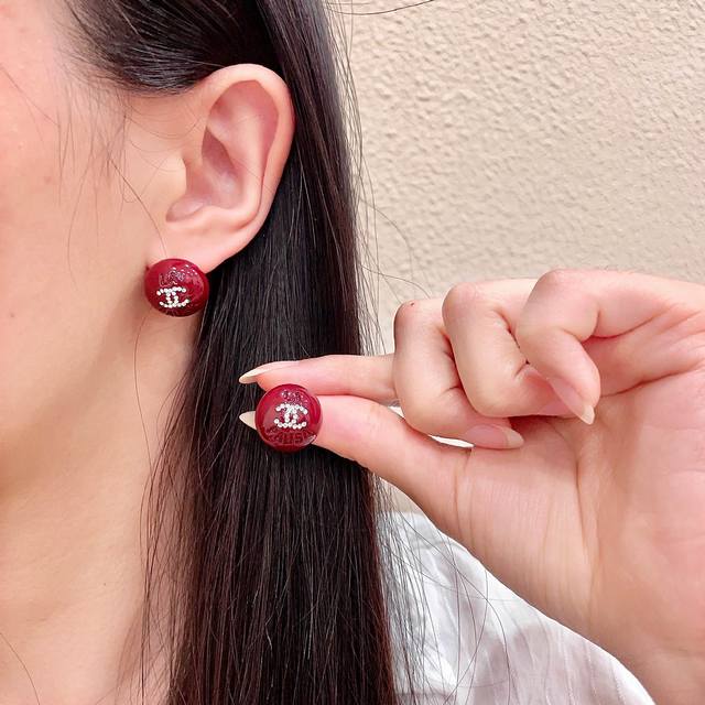 Chanel香奈儿 中古 耳钉小香家的款式真心无需多介绍每一款都超好看，精致大方，非常显气质