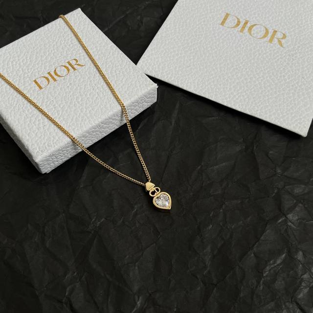 Dior 迪奥 中古 项链 专柜一致上新 精选原版一致 黄铜材质 甜美气质高雅。