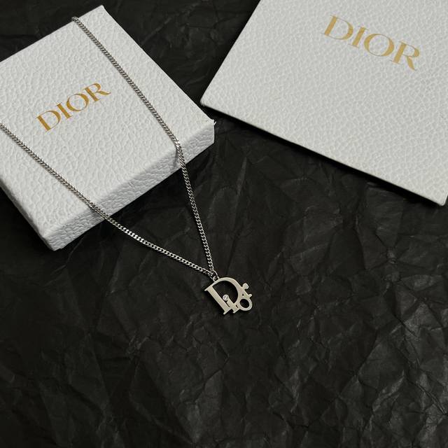 Dior 迪奥 中古 项链 专柜一致上新 精选原版一致 黄铜材质 甜美气质高雅。