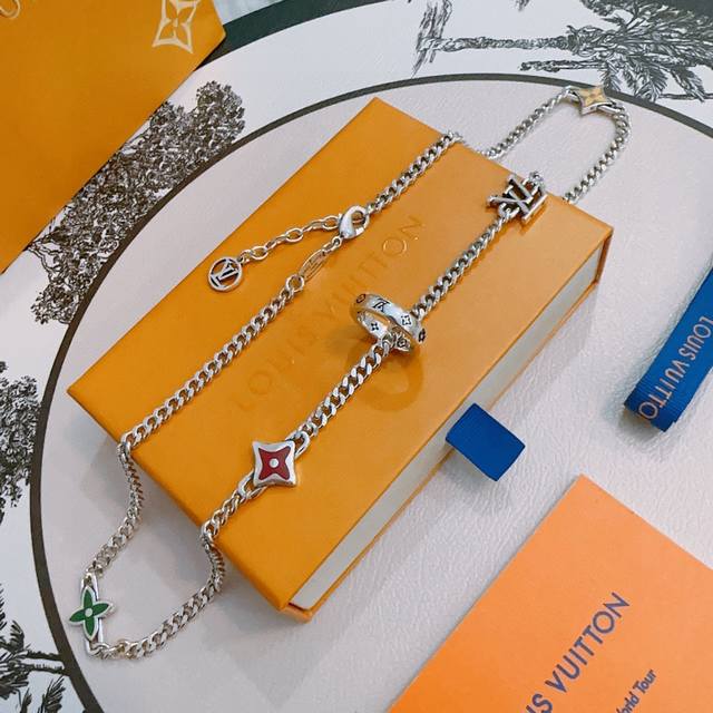 路易威登 Lv项链原单货专柜新款开模复古潮流时尚必备 男女均可佩戴 情侣款同款 摇滚朋克泰银风格 复古元素 潮流百搭 官网同款项链最新款链条档次更高明星经典款项