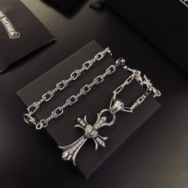 太帅爆了最新款 不爆不发 厂家直销 原版一比一复刻 克罗心复古项链