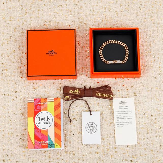 203691 我们出品 Kelly满钻手链 Zp106600+ 认准唯一一家真正购入珠宝类Zp开发的，可订做真金真钻，只做对版Zp真金货，Pk市面各种金货量大咨