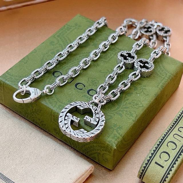 古驰项链最新款链条档次更高明星同款Anger Forest系列双G古驰项链 链长60厘米可改长度 古驰复古欧美潮流风 细节对版做旧处理 非市面亮面版型 这款一直