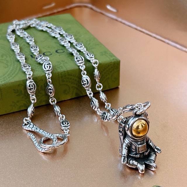 古驰项链最新款链条档次更高明星同款Anger Forest系列双G古驰项链 古驰复古欧美潮流新款太空系列 细节对版做旧处理 非市面亮面版型 这款一直在出 古驰里