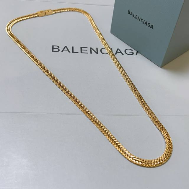 原单货新品 巴黎世家项链 Balenciaga 新款项链专柜一致 细节做工精细 每个细节流程到位 设计工艺精细 火爆款出货 设计独特 复古风格 巴黎世家项链