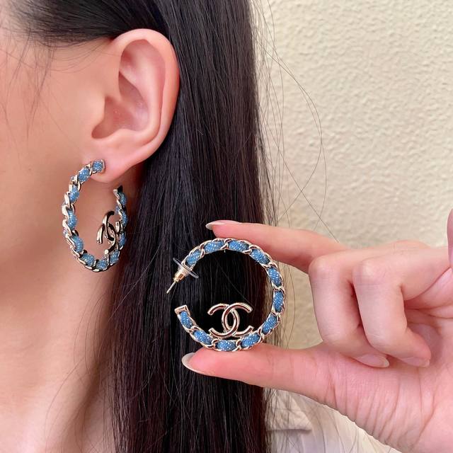 Chanel香奈儿 中古 双C耳钉原版复刻Logo 小香家的款式真心无需多介绍每一款都超好看，精致大方，非常显气质