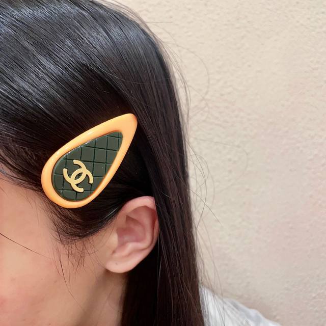 香奈儿菱形格双C发夹