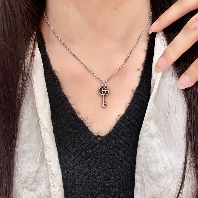 古驰经典双G钥匙项链