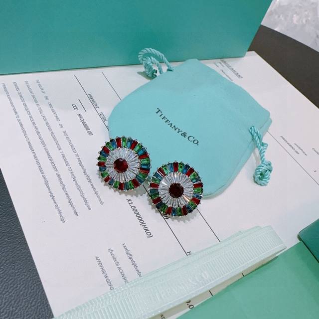 独家订制 Tiff 蒂芙尼耳环纪念款 花絮 马眼 耳钉采用高碳钻 顶级亚金材质镶嵌 铂金镶钻设计 绝对精工细造 优雅 大方耳环