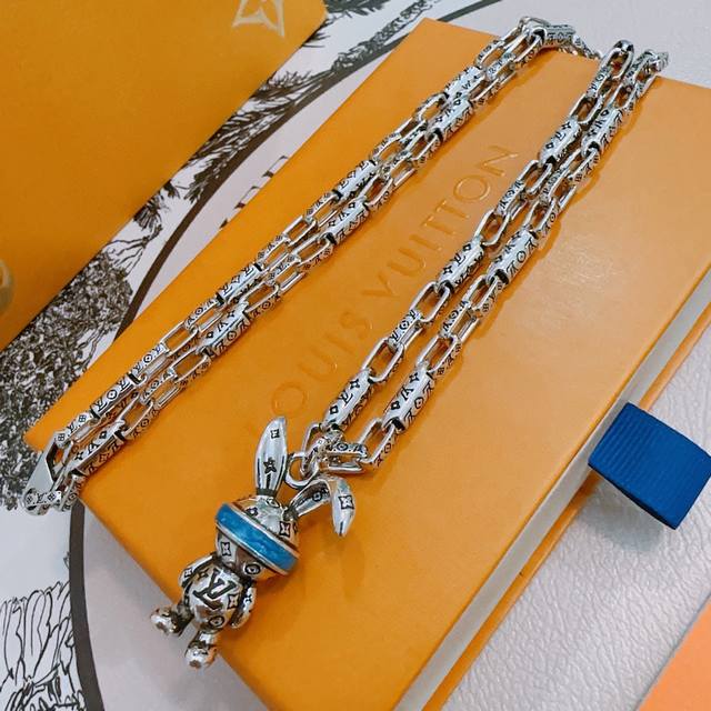 路易威登 Lv项链原单货专柜新款开模复古潮流时尚必备 男女均可佩戴 情侣款同款 摇滚朋克泰银风格 复古元素 潮流百搭 官网同款项链最新款链条档次更高明星经典款项
